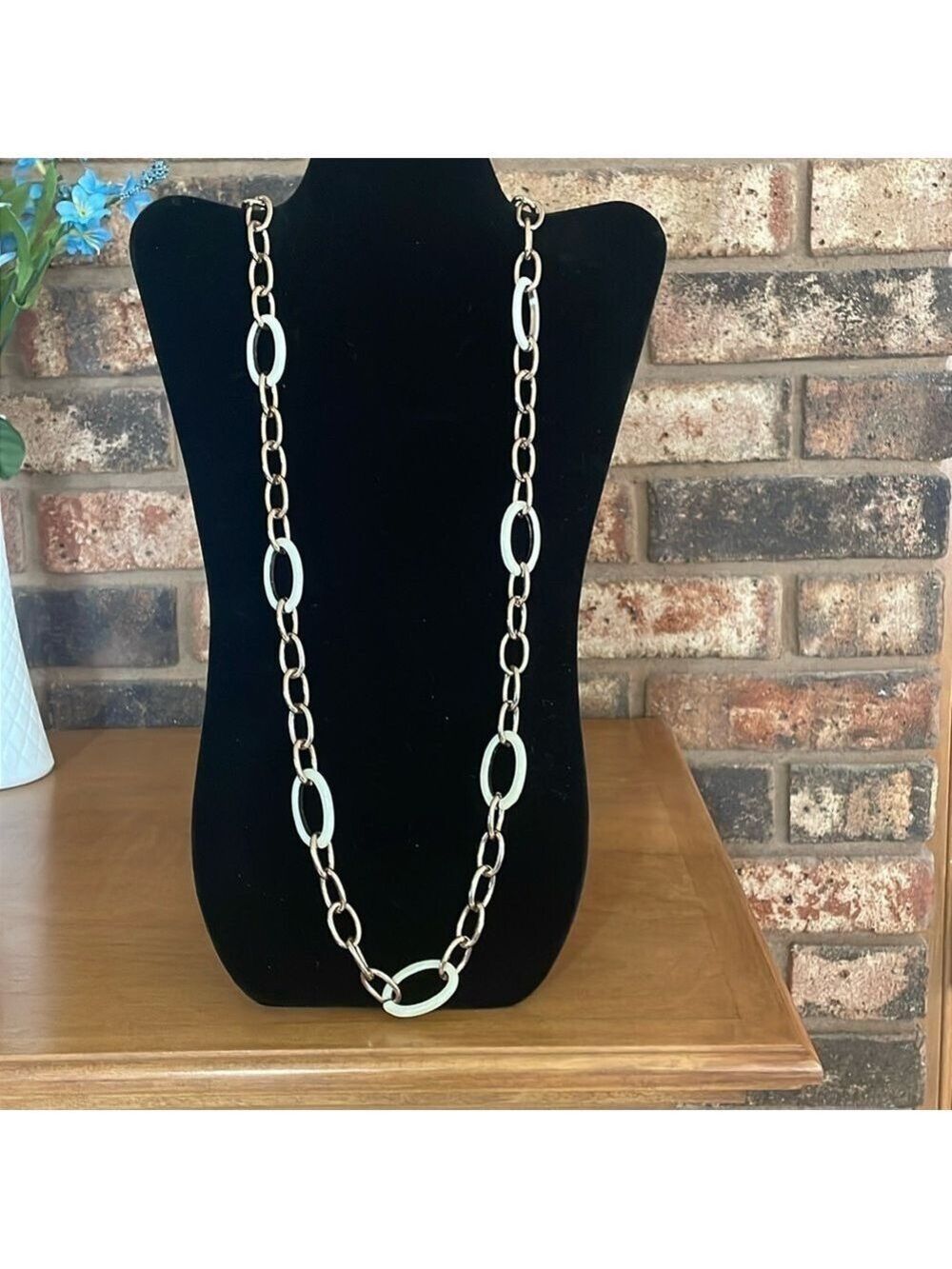 Banana Republic Cream Enamel and Gold Tone Open Link Necklace